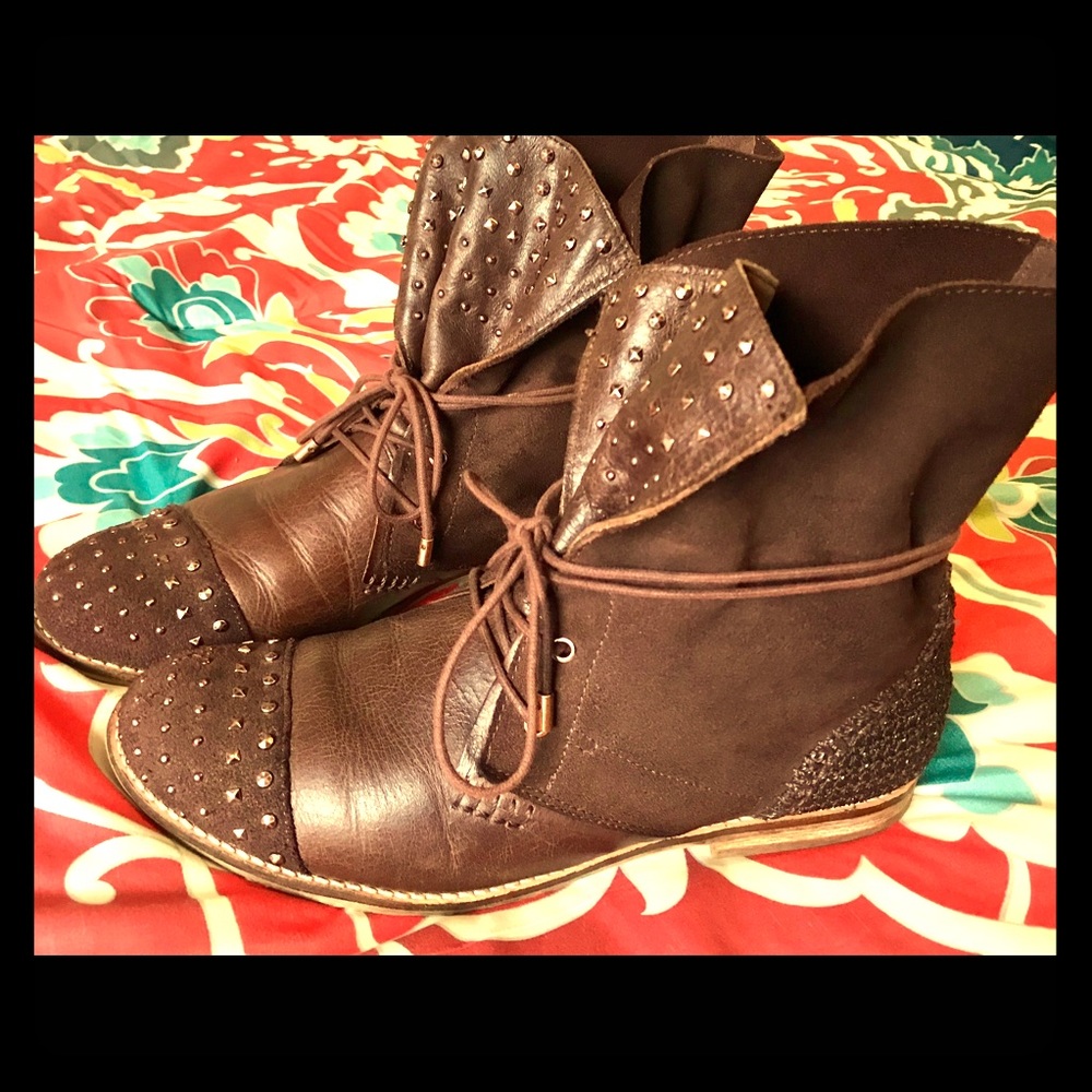 the SAK suede/leather booties!
